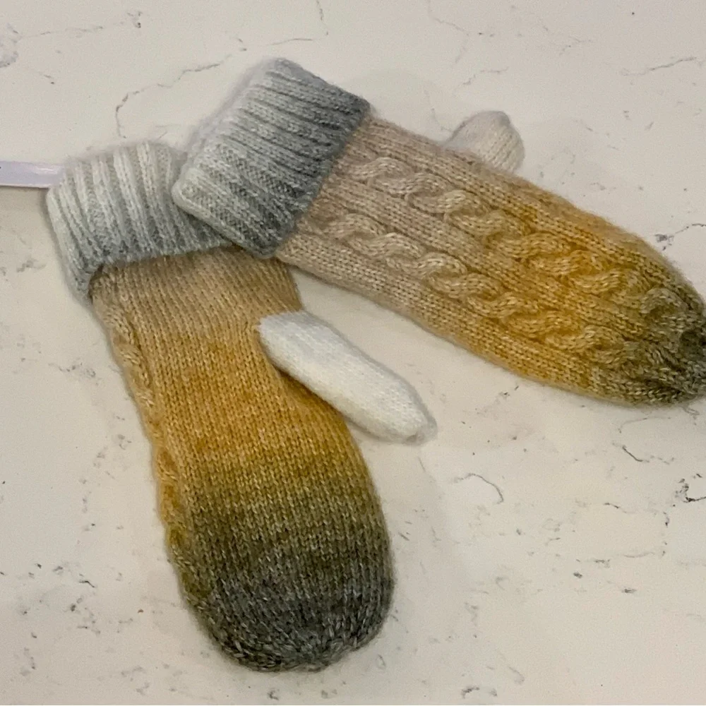 BP Ombre Knit Mittens NWT Tan Gray